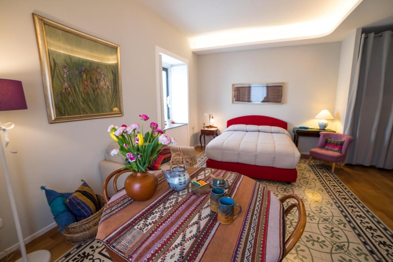 Le Rondini Della Pietrasanta Apartment เนเปิลส์ ภายนอก รูปภาพ