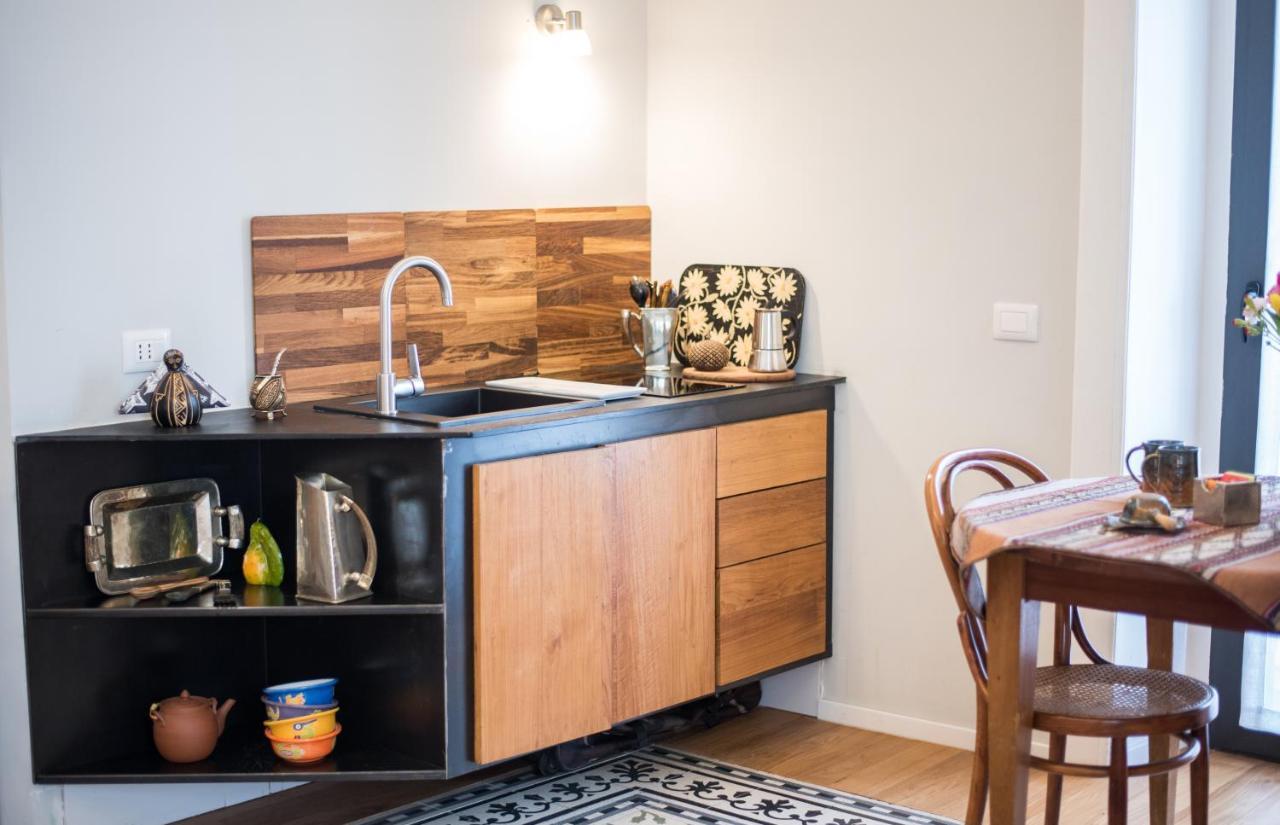 Le Rondini Della Pietrasanta Apartment เนเปิลส์ ภายนอก รูปภาพ