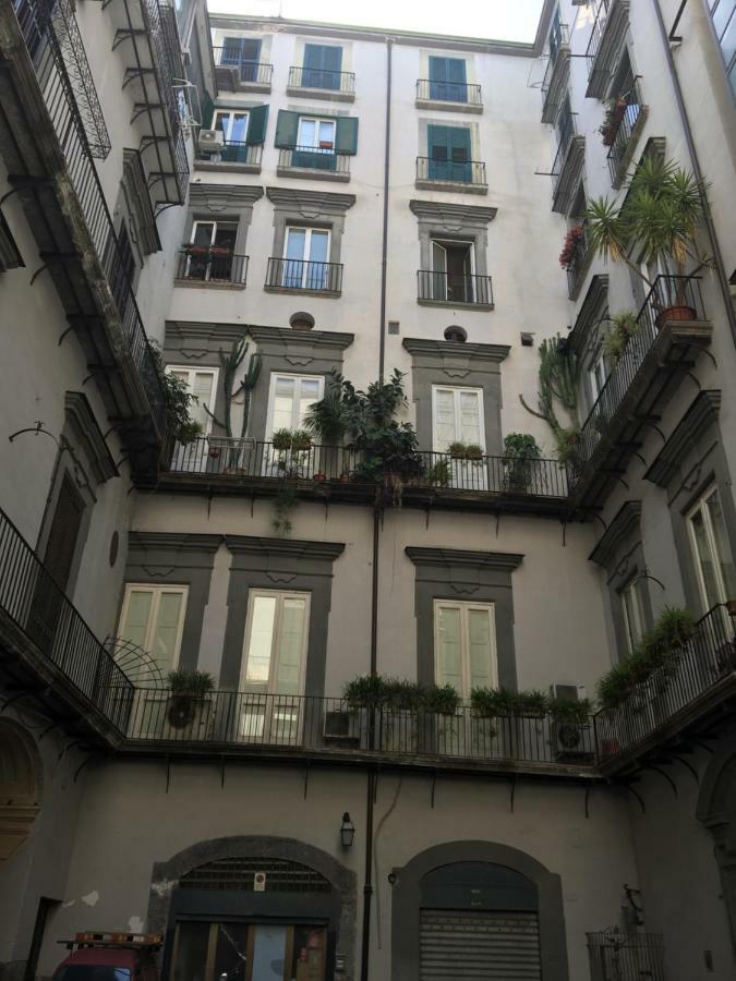Le Rondini Della Pietrasanta Apartment เนเปิลส์ ภายนอก รูปภาพ