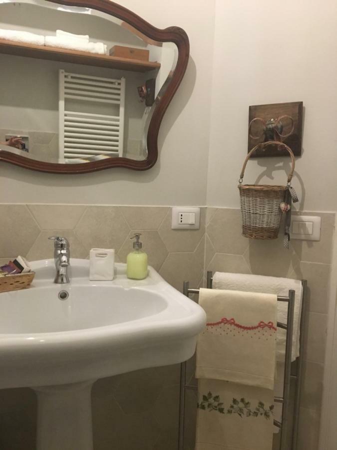 Le Rondini Della Pietrasanta Apartment เนเปิลส์ ภายนอก รูปภาพ