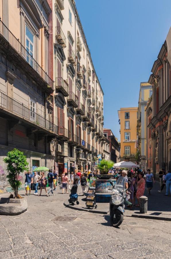 Le Rondini Della Pietrasanta Apartment เนเปิลส์ ภายนอก รูปภาพ