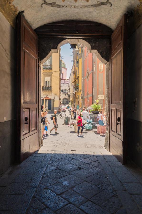 Le Rondini Della Pietrasanta Apartment เนเปิลส์ ภายนอก รูปภาพ